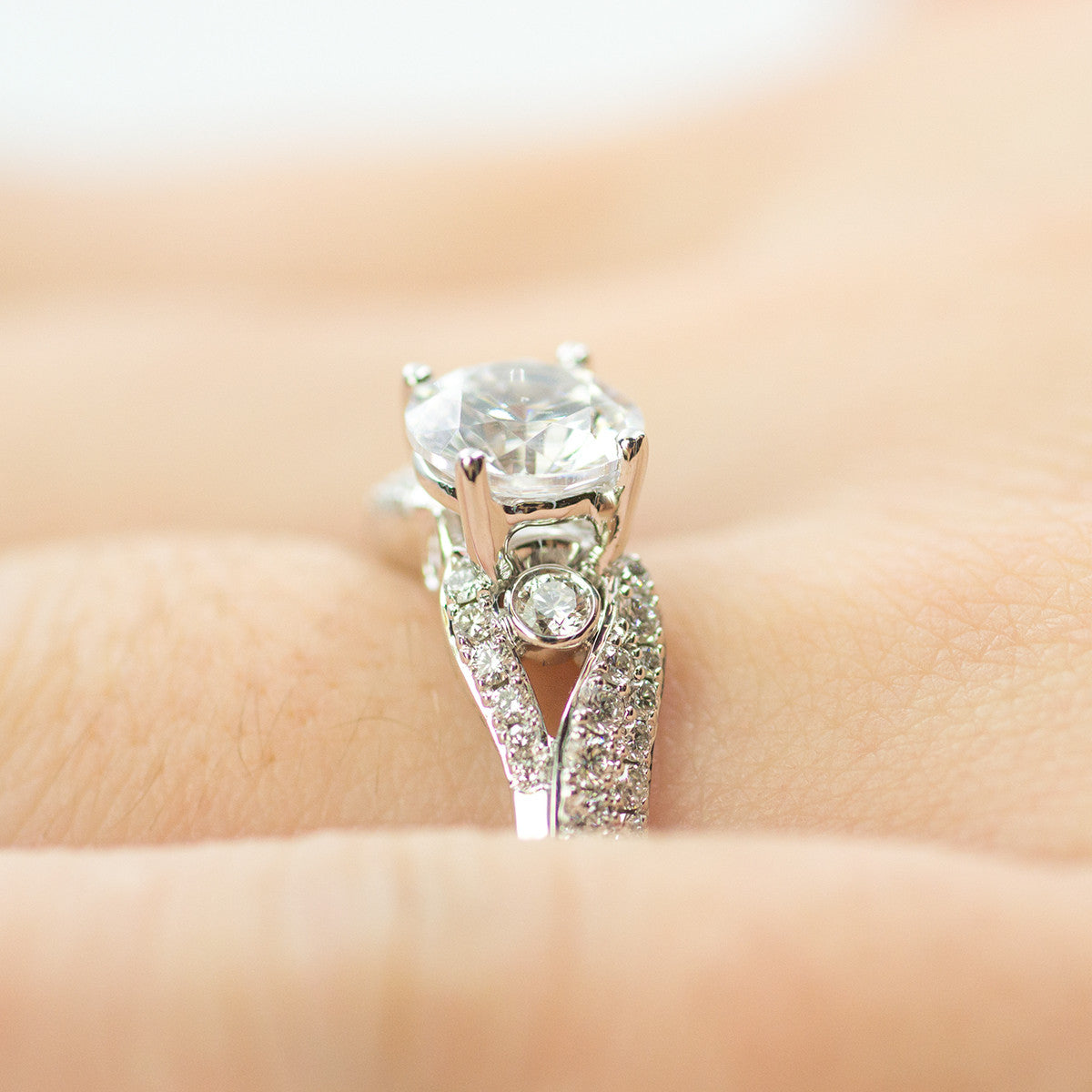 Simon G Diamond and Gold Engagement Mounting