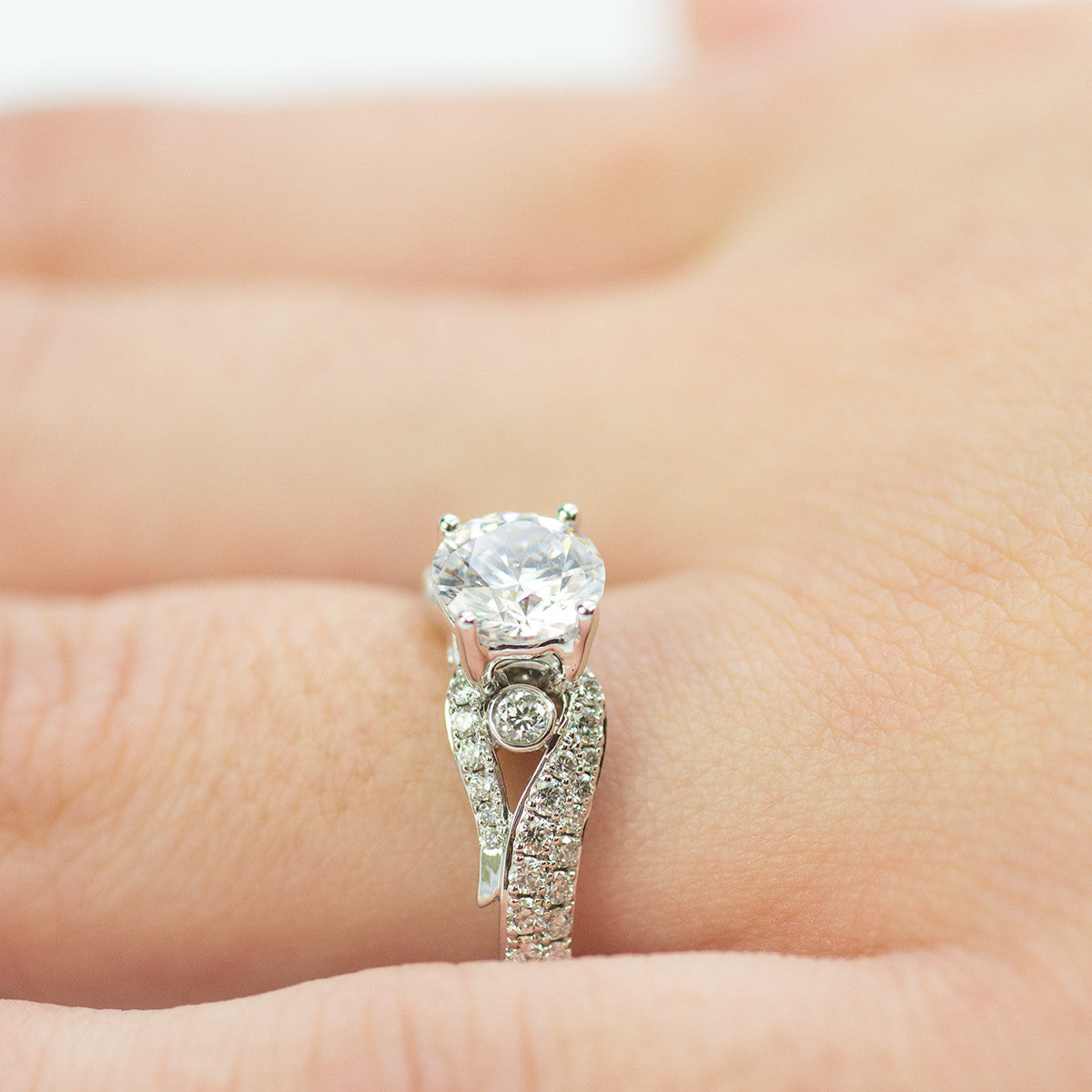 Simon G Diamond and Gold Engagement Mounting