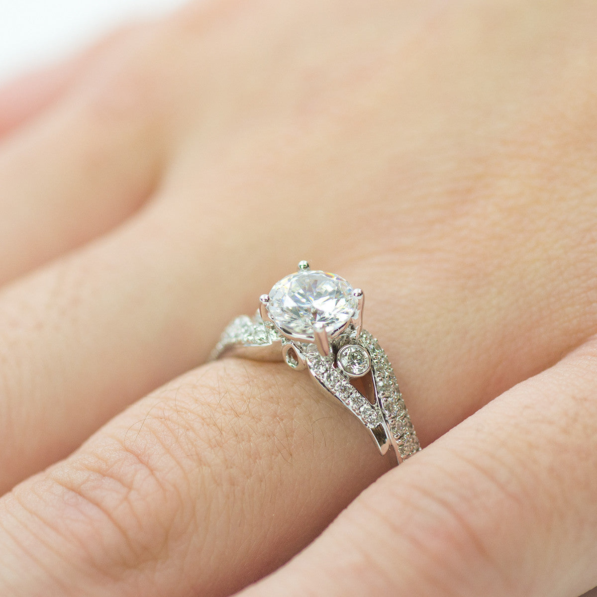 Simon G Diamond and Gold Engagement Mounting