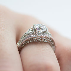 Amavida Platinum Engagement Mounting With Semi Halo