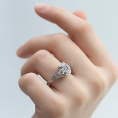 Amavida Platinum Engagement Mounting With Semi Halo