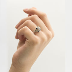 Amavida Platinum Engagement Mounting with Sapphires
