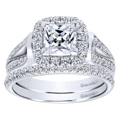 Cushion Diamond Halo Engagement Mounting